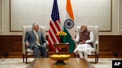 美国国务卿蒂勒森在印度总统府会见印度总理莫迪（2017年10月25日）