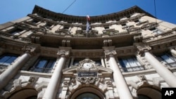 意大利米蘭“裕信銀行”（UniCredit）2019年8月2日外景。（美聯社照片）