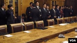 2013年3月，杨洁篪（中）随同习近平访俄，在俄罗斯下议院国家杜马。