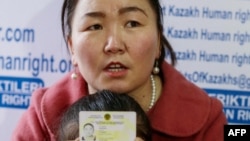 資料照：哈薩克族女子古爾孜拉·阿瓦爾汗2019年1月21日接受法新社採訪。