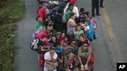 中美洲難民抵墨西哥擬進入美國。
