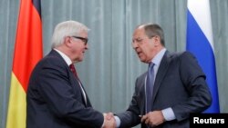 拉夫羅夫星期五在莫斯科跟德國外長弗蘭克-瓦爾特施泰因邁爾舉行聯合記者會。