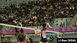 台灣女排2017年8月21日在2017台北世大運預賽中擊敗法國隊 (美國之音黎堡攝)
