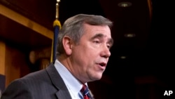 美國民主黨籍參議員傑夫默克利