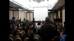 2014-03-18 美國之音視頻新聞: 馬航客機中國乘客家屬揚言絕食抗議