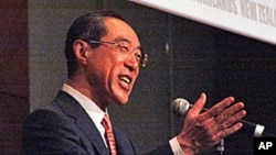 Pekerja dari berbagai kelompok buruh berdemonstrasi melawan &#39;outsourcing&#39; untuk pekerja kontrak di Jakarta (3/10). 