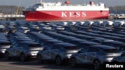 中國製造的小鵬電動車運抵比利時的澤布呂赫港。 （2024年10月24日）