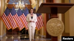 眾議院議長佩洛西準備發表有關針對特朗普總統的彈劾調查進程的聲明。 (2019年12月5日)