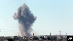 敘利亞城鎮科巴尼外冒起濃煙
