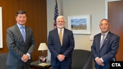 藏人行政中央司政洛桑森格博士在美國國務院與美國西藏事務特別協調員、助理國務卿德斯特羅會面。